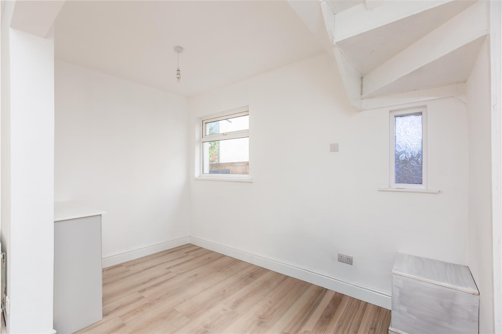 Dunraven Road, Sketty, Swansea, SA2 9LG